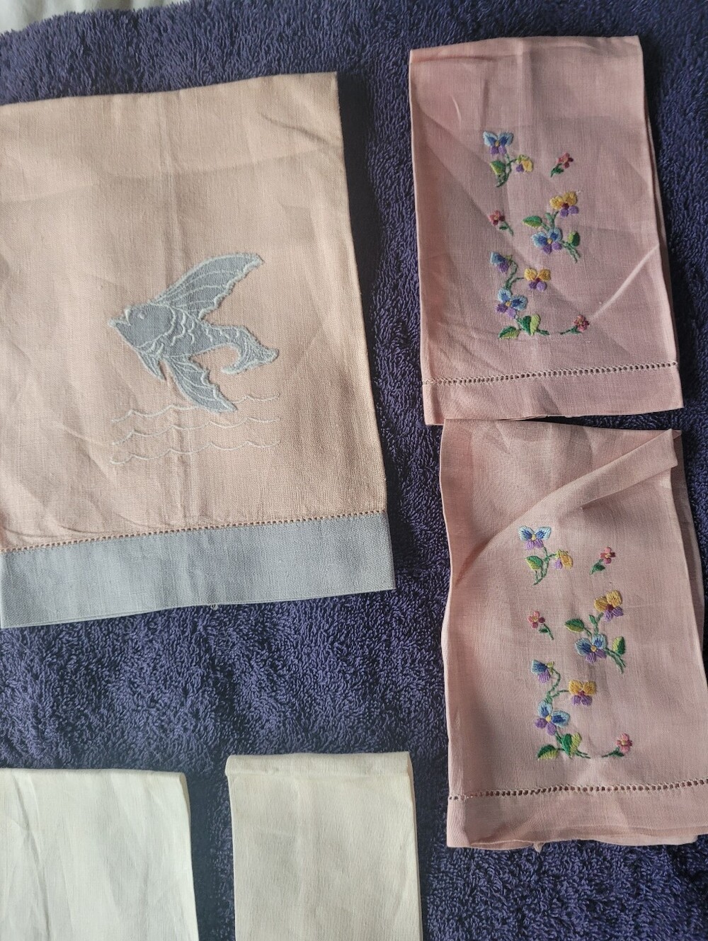 Vintage Embroidered Linen Napkins and Handkerchiefs - Pastel Pink Floral Mix - Picture 4 of 7